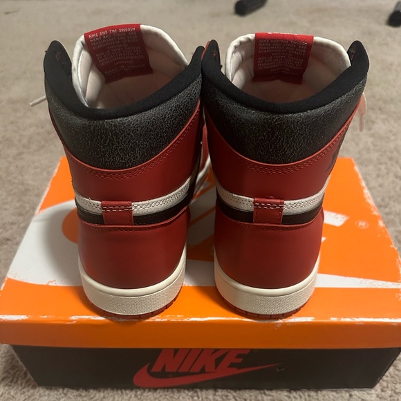 Jordan 1 Retro High OG
Chicago Lost and Found - Picture 2 of 5